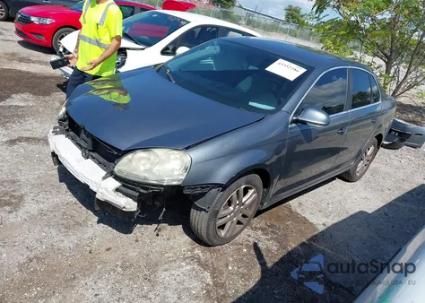 2007 Volkswagen Jetta Wolfsburg Edition from USA, damaged, VIN 3VWEG81K87M184446